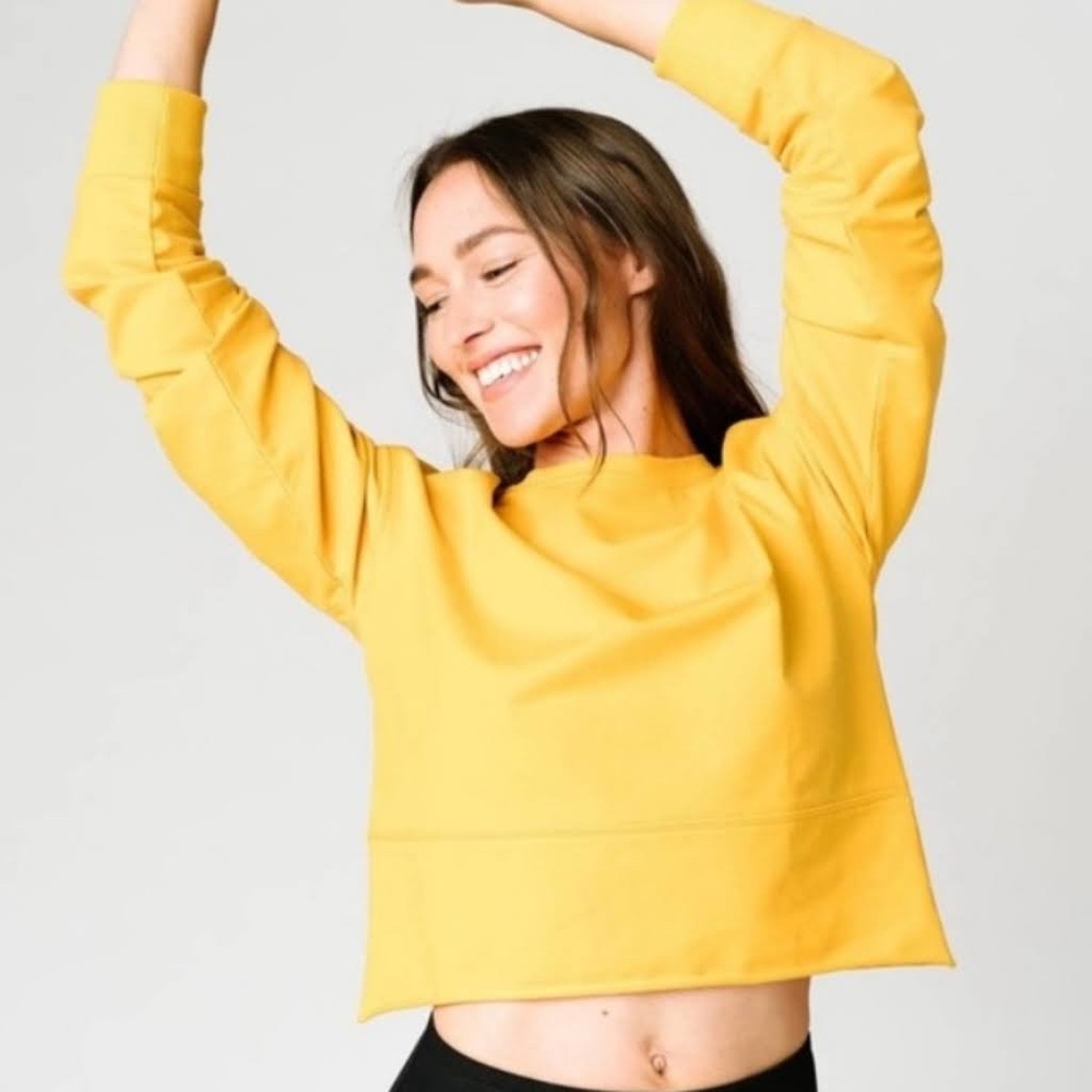 Zyia Active Cutoff Crewneck Pullover Mustard Sweatshirt - Size Large